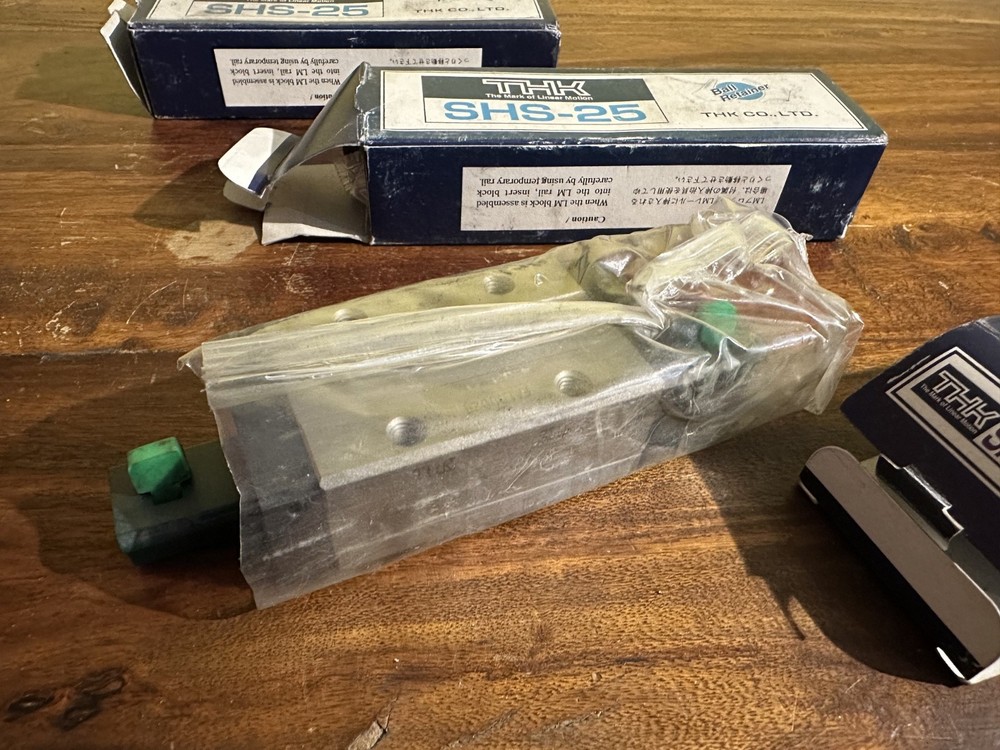 THK SHS-25 linear carriage