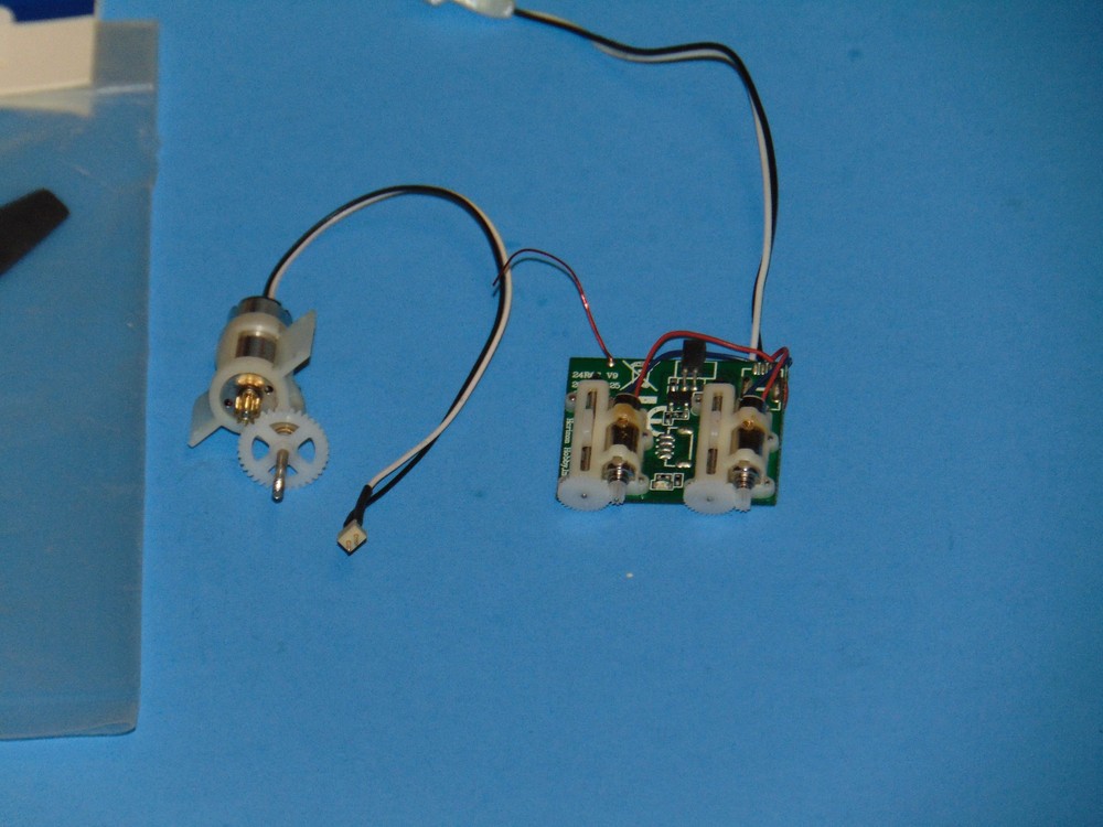 E-Flight 3 Channel Receiver, Micro Motor, Prop & Spinner NOS
