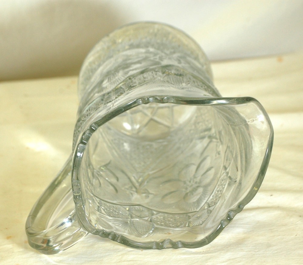 EAPC Lemonade Water Pitcher Arch Daisy Buttons