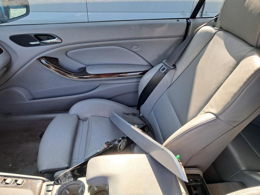 330CI 2002 Glove Box 4821705