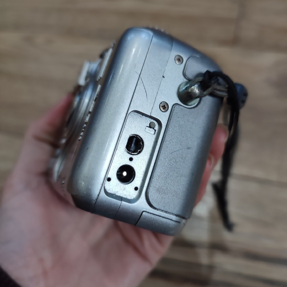 Nikon Coolpix 4300 4.0MP Digital Camera • Working