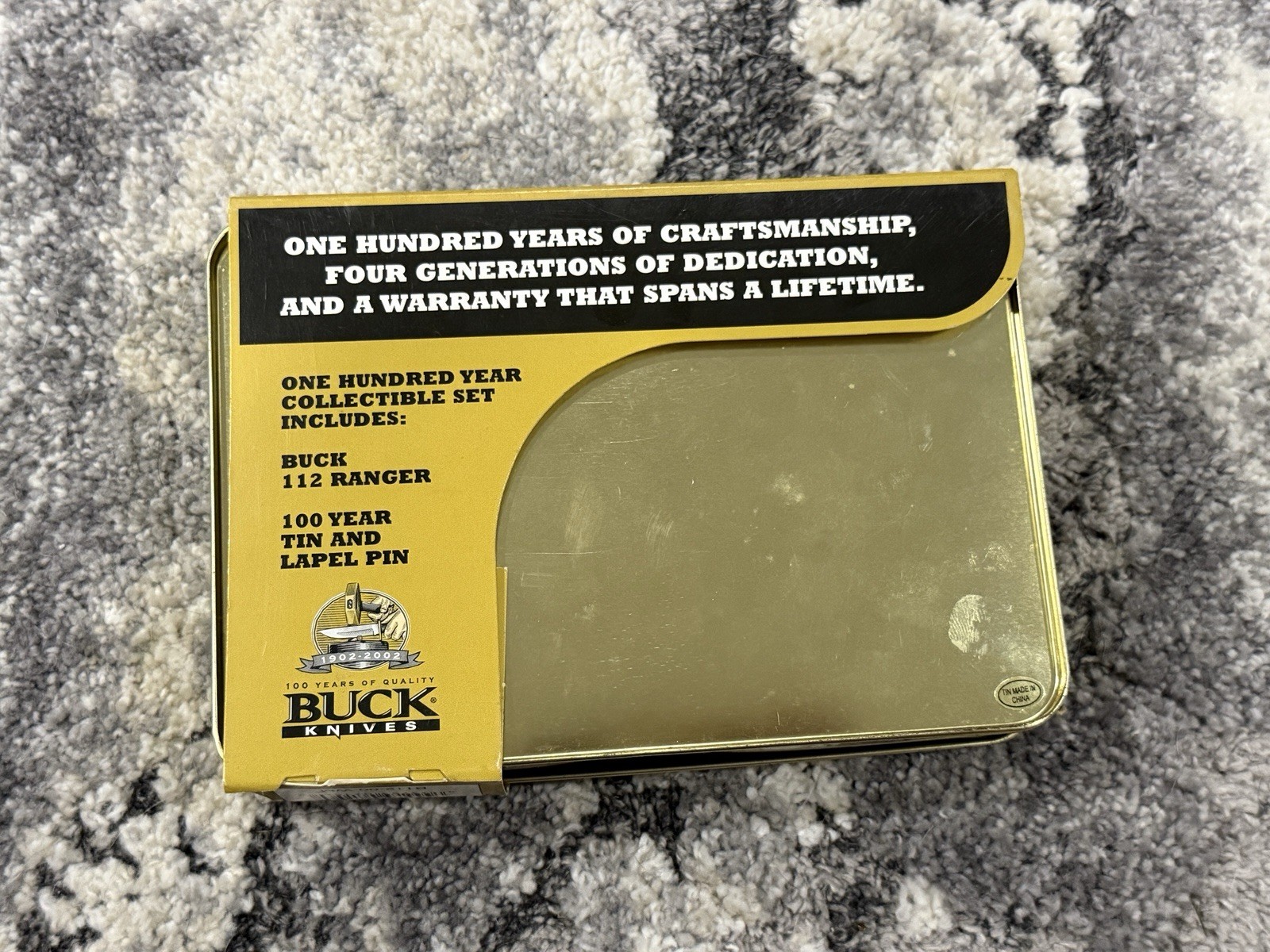 NOS 2002 Buck 112 100th Anniversary Knife Tin Pin 100 Year Collectable | USA