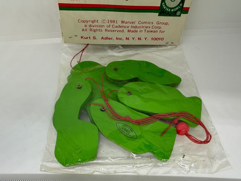 1981 Marvel Comics Santas World Kurt S Adler The Hulk Pull Puppet NEW Inv-2123