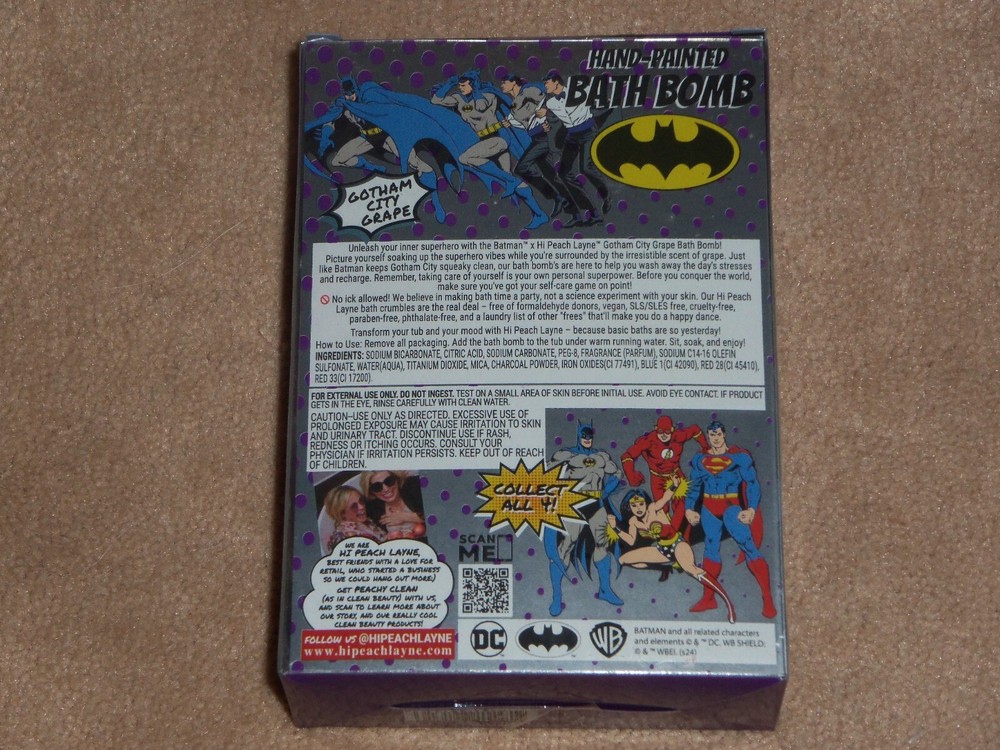 NEW, DC BATMAN HAND-PAINTED Bath bomb GOTHIC CITY GRAPE