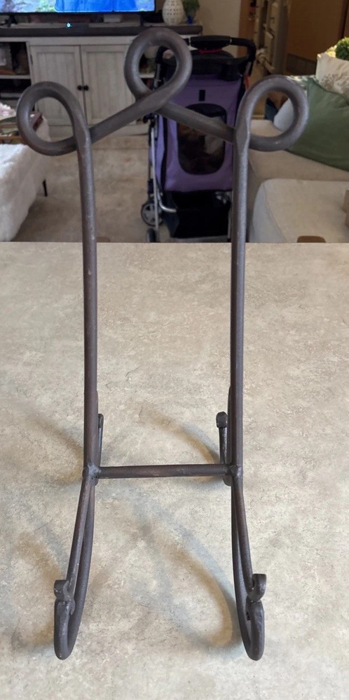 Solid Wrought Iron Free Standing Display Stand For Art ,pottery.