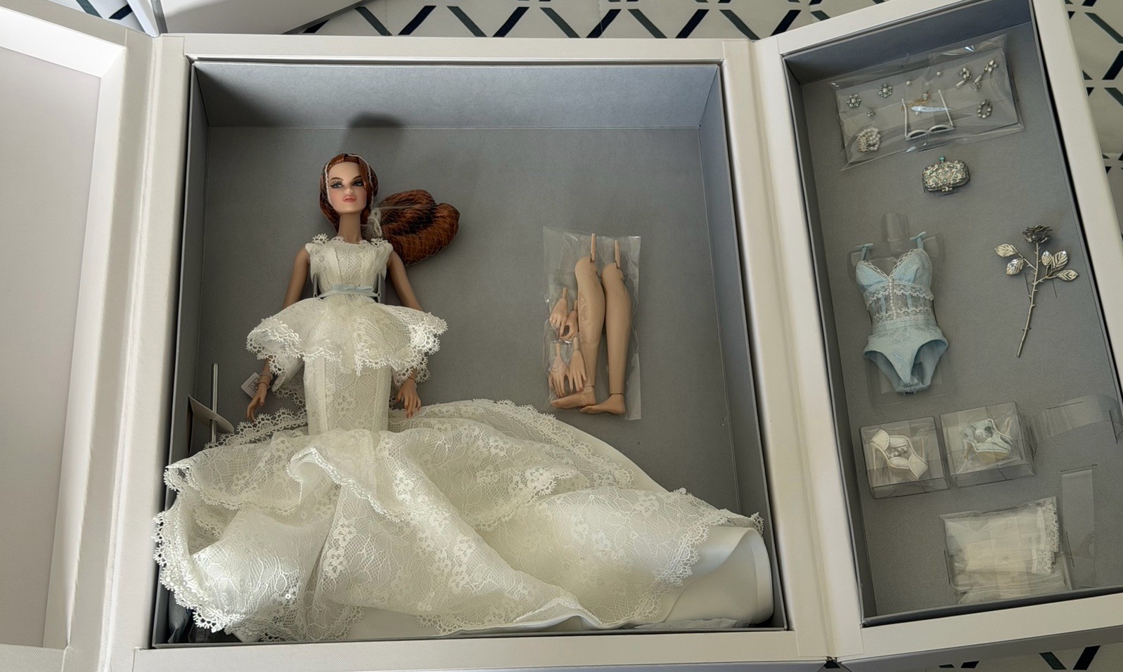 Integrity Toys Fashion Royalty Poeme d'Amour Vanessa Perrin Gift Set ~ NRFB