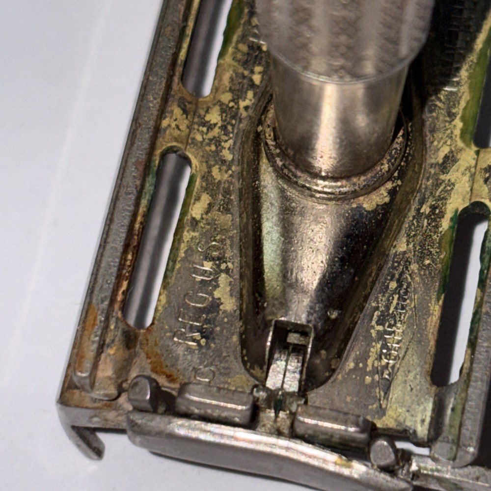 1957 Gillette Super Speed Flare Tip DE TTO Safety Razor Date Code C2