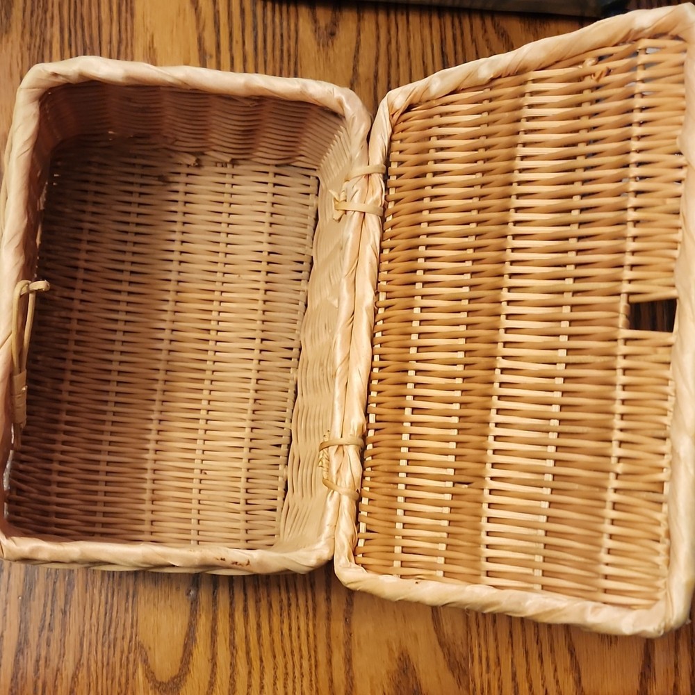 Beige Rectangular Wicker Basket with Lid