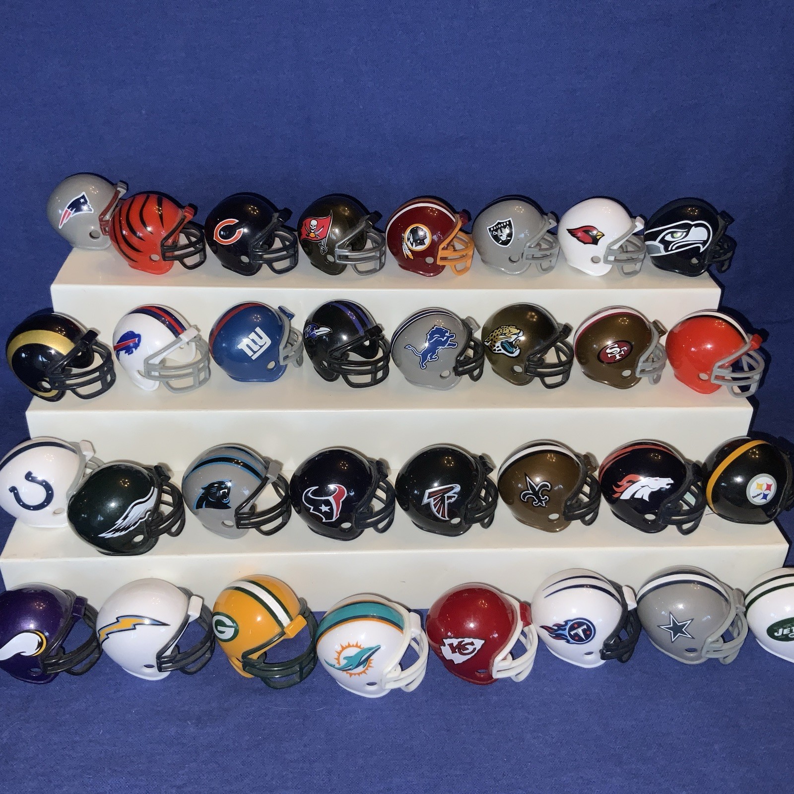 Riddell NFL Mini Plastic Football Helmets Lot of 32 Team Helmets 2014