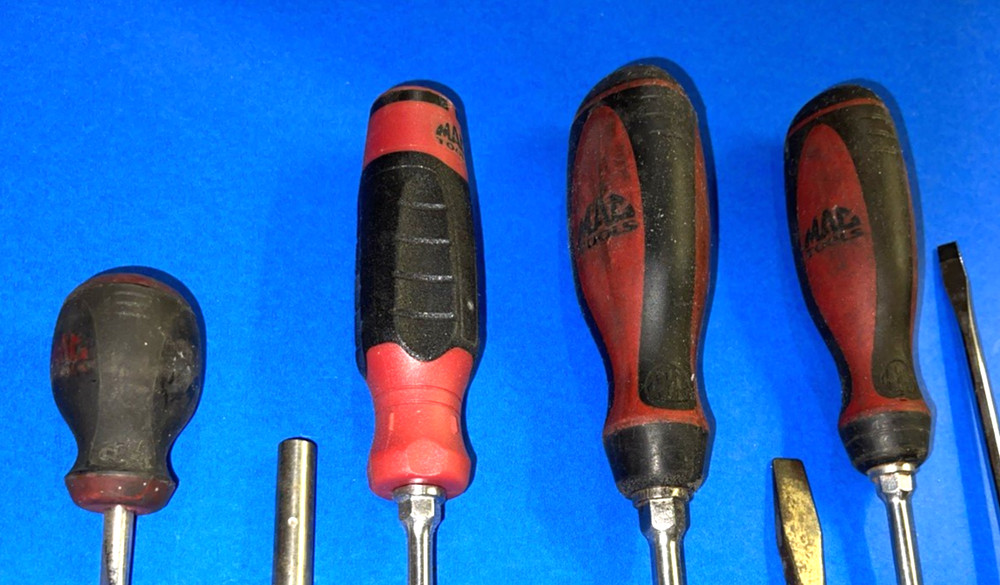 MAC TOOLS 9 PIECE ASSORTED SCREWDRIVER SET & BIT DRIVER