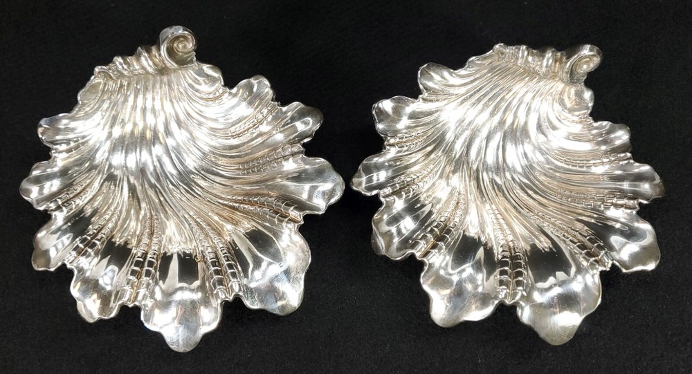 English Sheffield Silverplate Nautical Serving Shells with Maker Hallmark