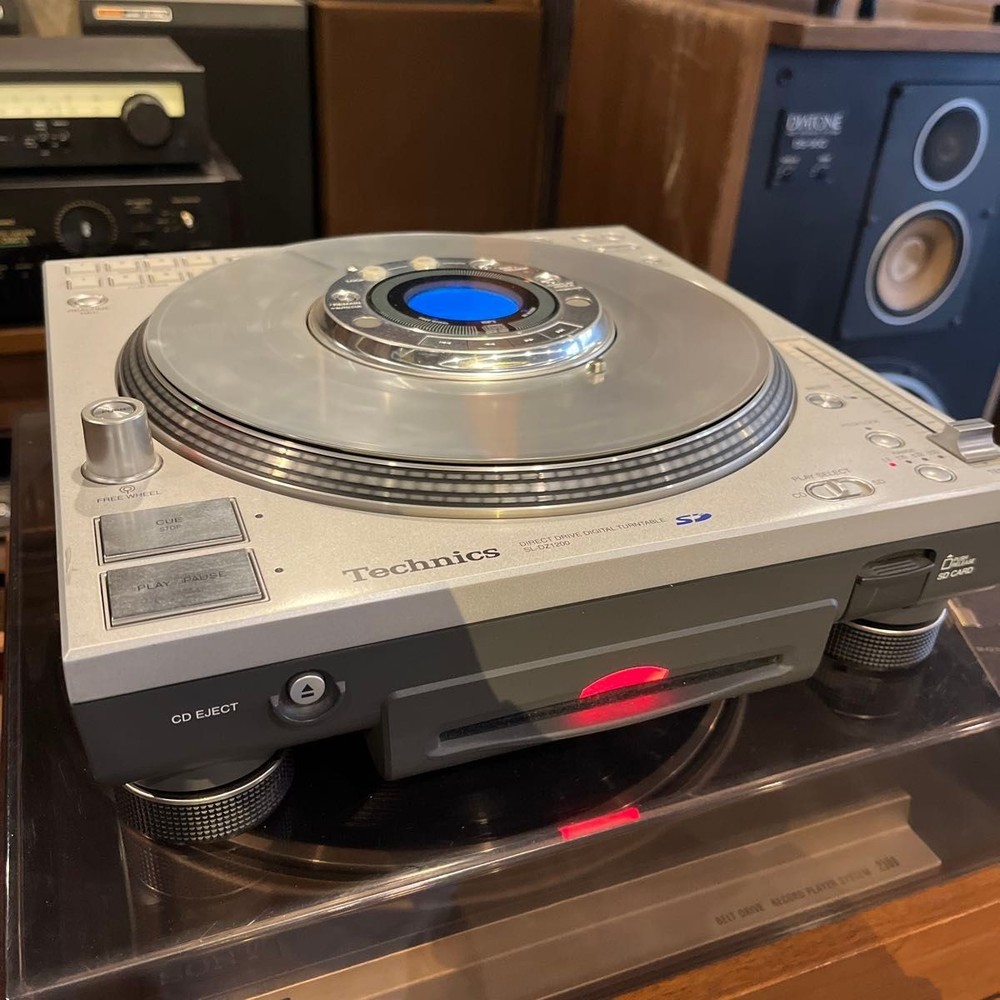 Technics SL-DZ1200 Digital DJ Turntable MP3 Direct Drive Scratch Deck