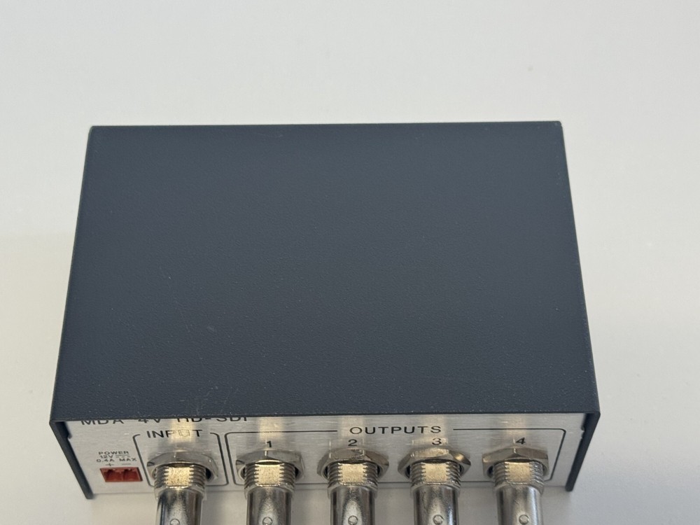 Shelf 36: Extron MDA 4V HD-SDI Distribution Amplifier