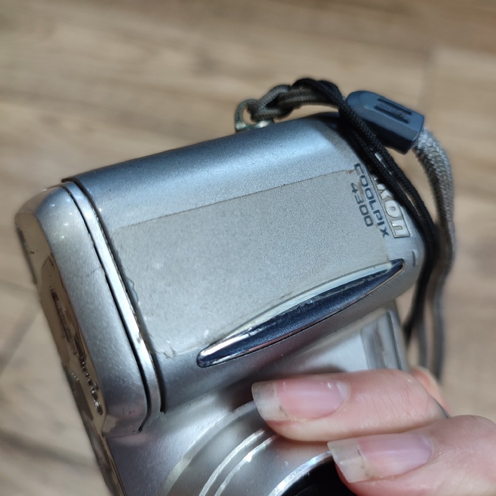 Nikon Coolpix 4300 4.0MP Digital Camera • Working