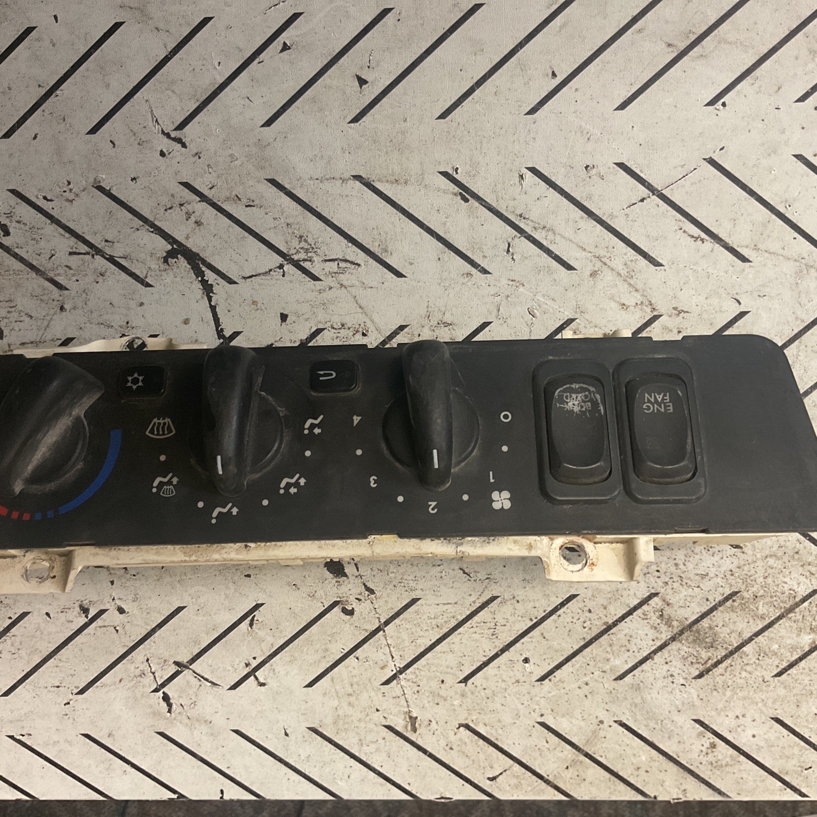 Freightliner COLUMBIA 120 Heater & AC Temperature Control