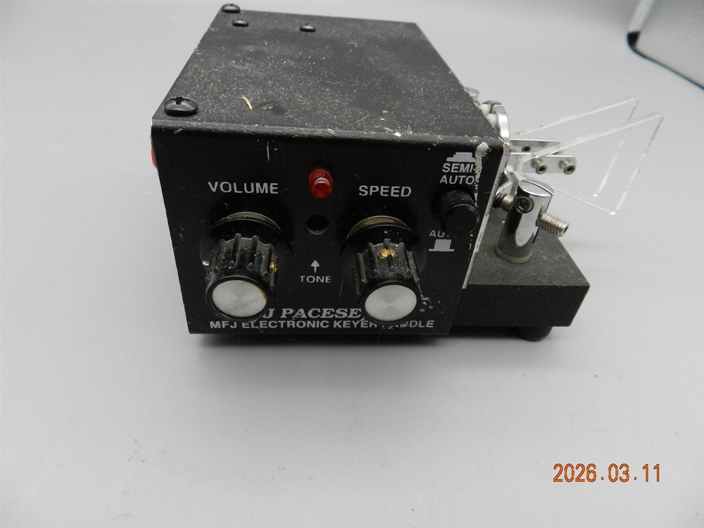MFJ Electronic Keyer Model MFJ-422C with Bencher BY-1 Iambic Paddle