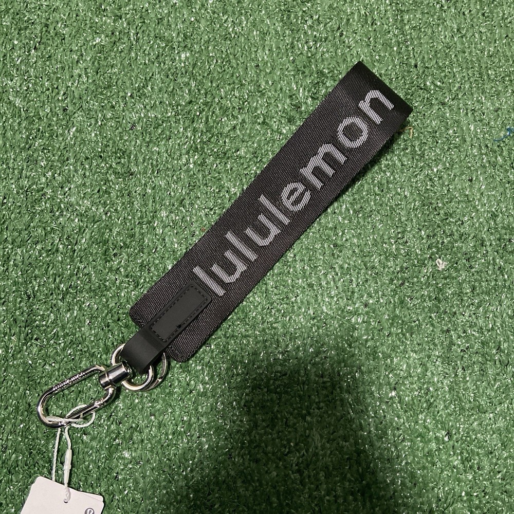 Lululemon Never Lost Keychain Black/Gray