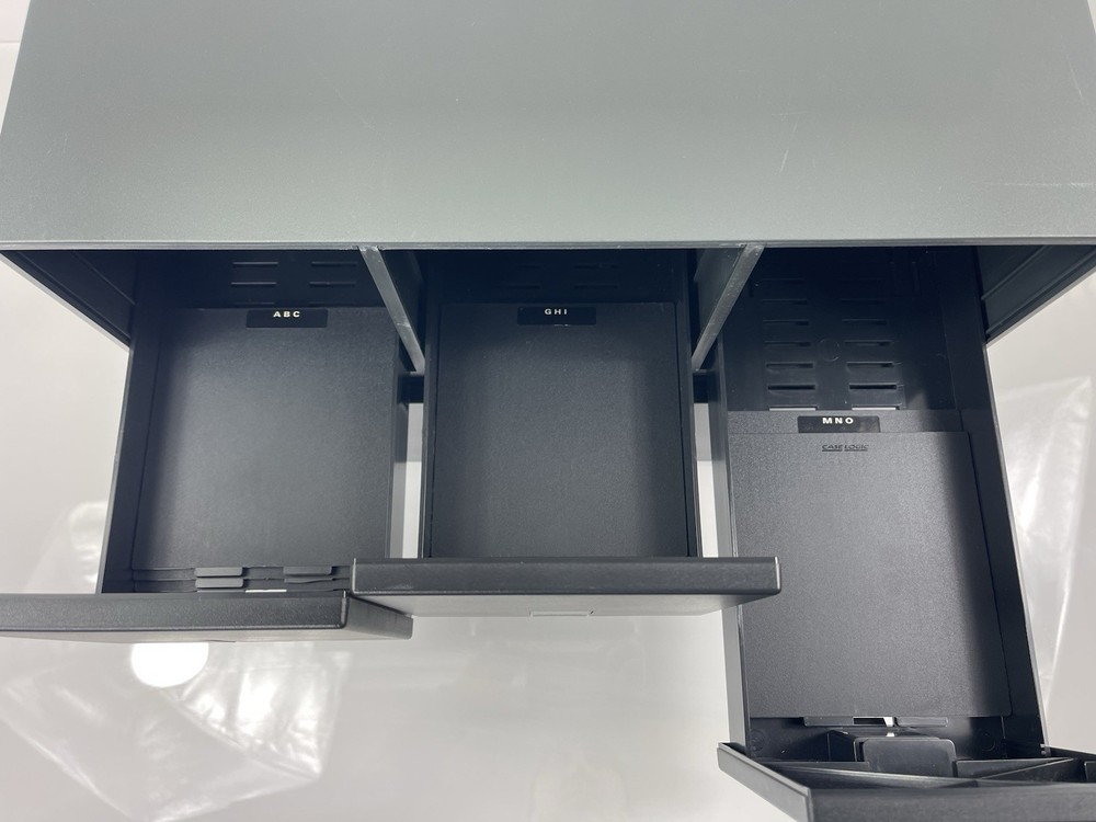 Case Logic ProFile CD Case Organizer Library Storage PF200 Holds 200 Discs (One)