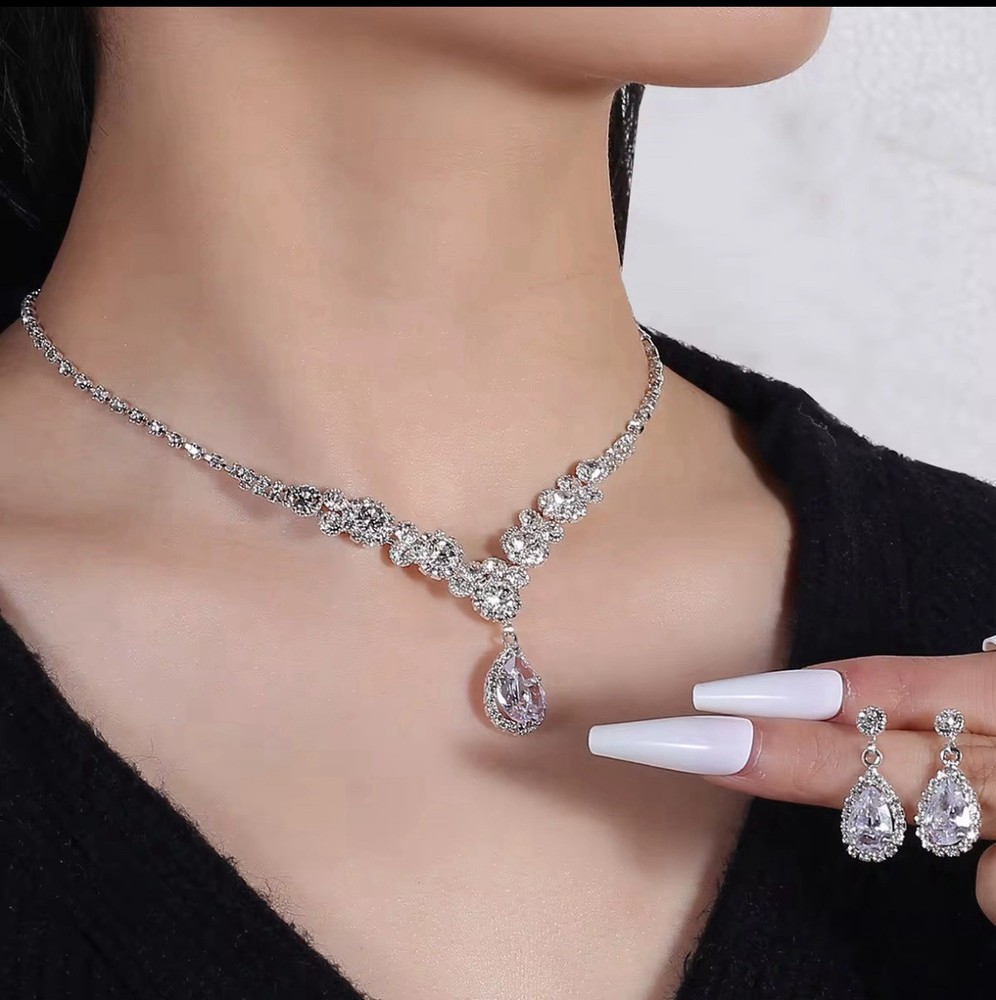 Elegant Necklace Set