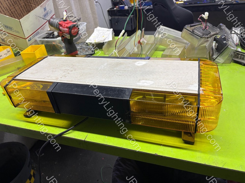 ONE Whelen Edge 9000 Mini BASIC Light Bar 26-28”