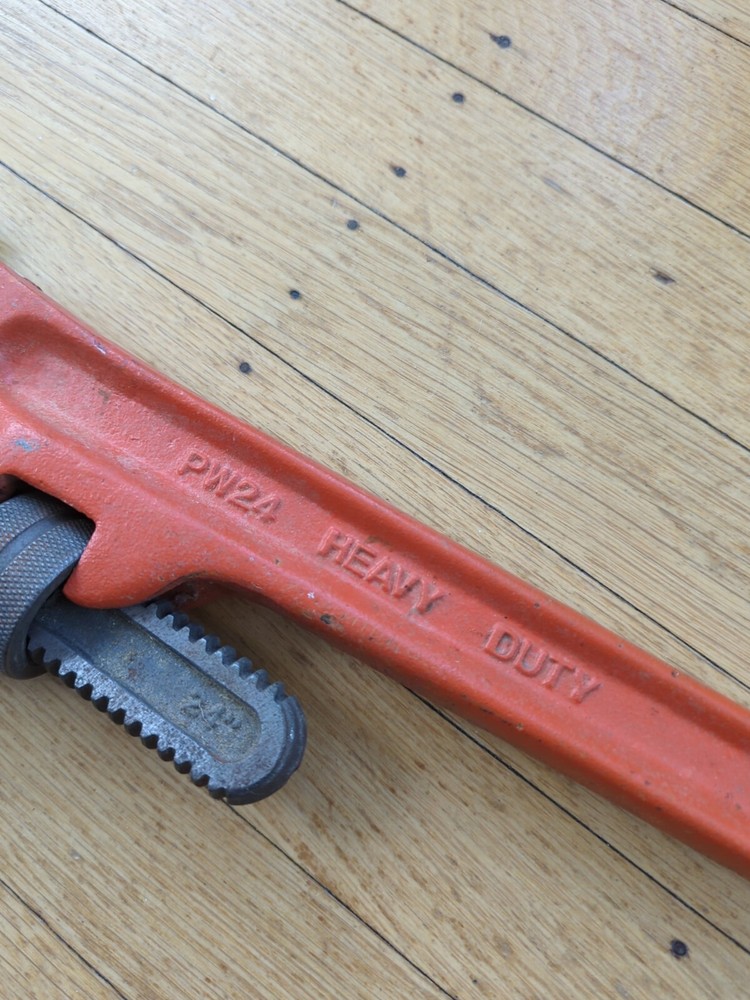Buck Bros 24" Heavy Duty Adjustable Pipe Wrench