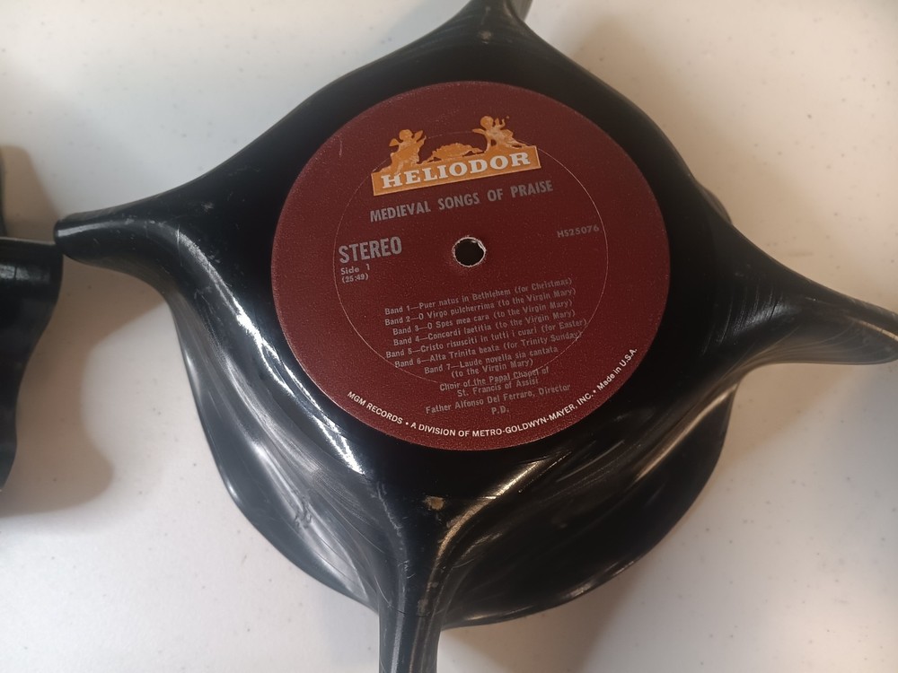2 vinyl record bowls