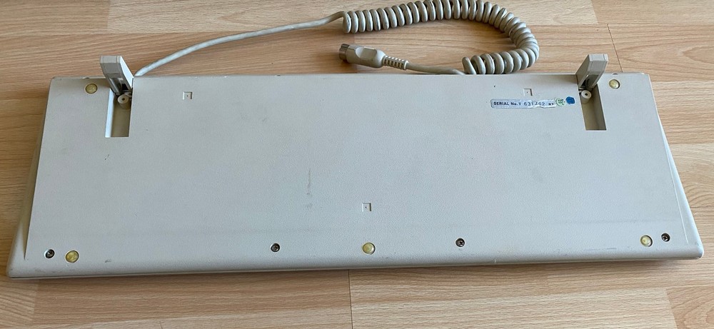Commodore HI-TEK Keyboard for Commodore PC 631462