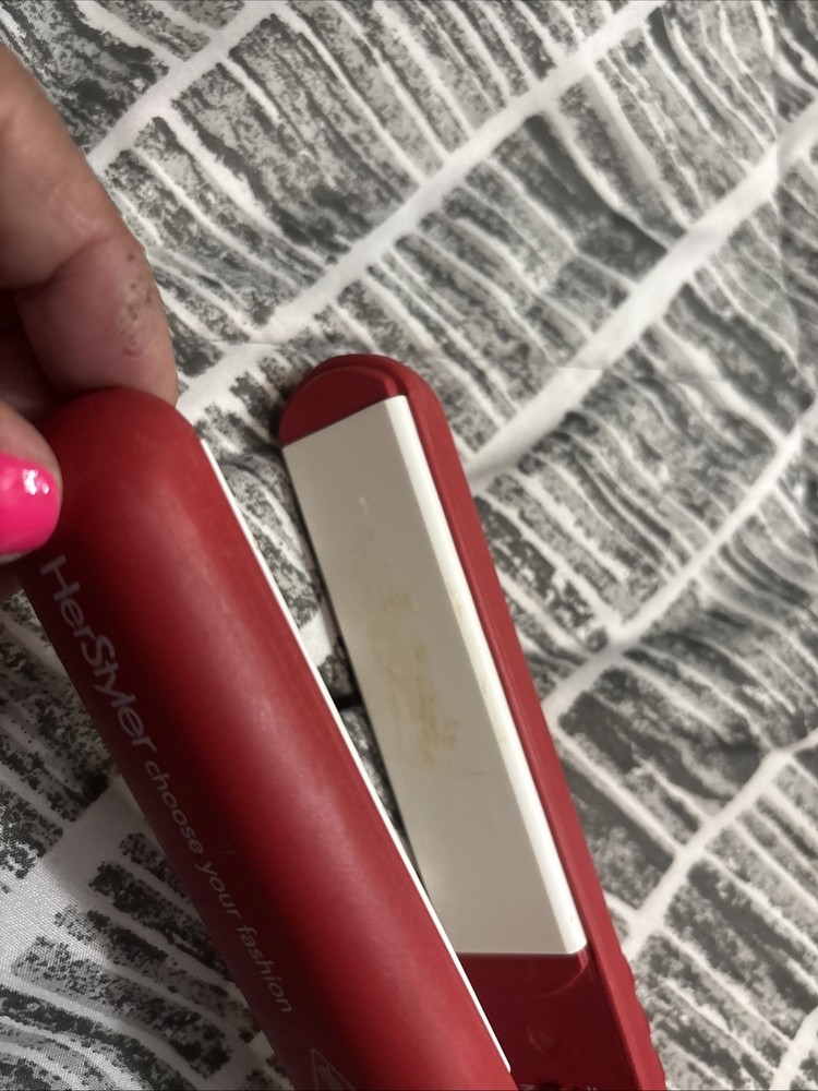 Her Styler Seasons 6 Ceramic Flat Iron