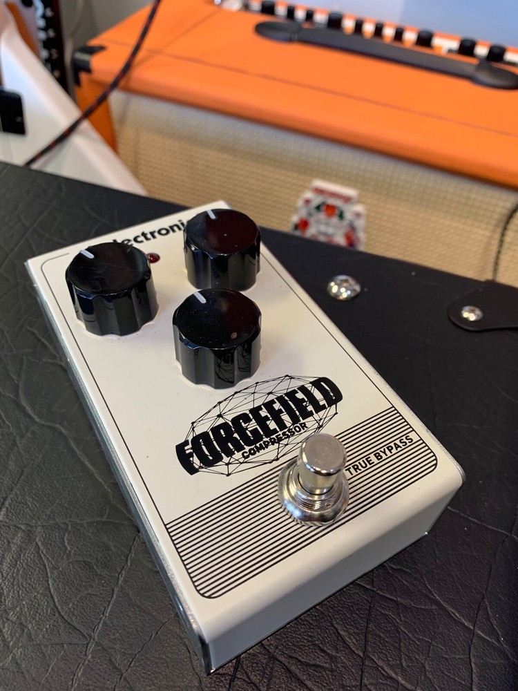 TC ELECTRONIC FORCEFIELD COMPRESSOR SUSTAINER GUITAR EFFECT PEDAL