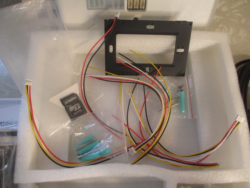 NEW Bcomtech 4-Wire Video Door Phone Kit Intercom System! Model #: DS-M708-P203T