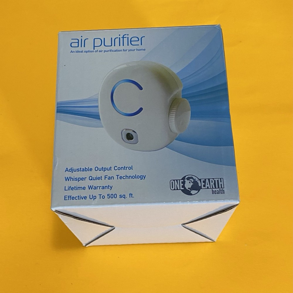 Air Purifier Freshspace RA-100 Mini Ozone Generator - White Working