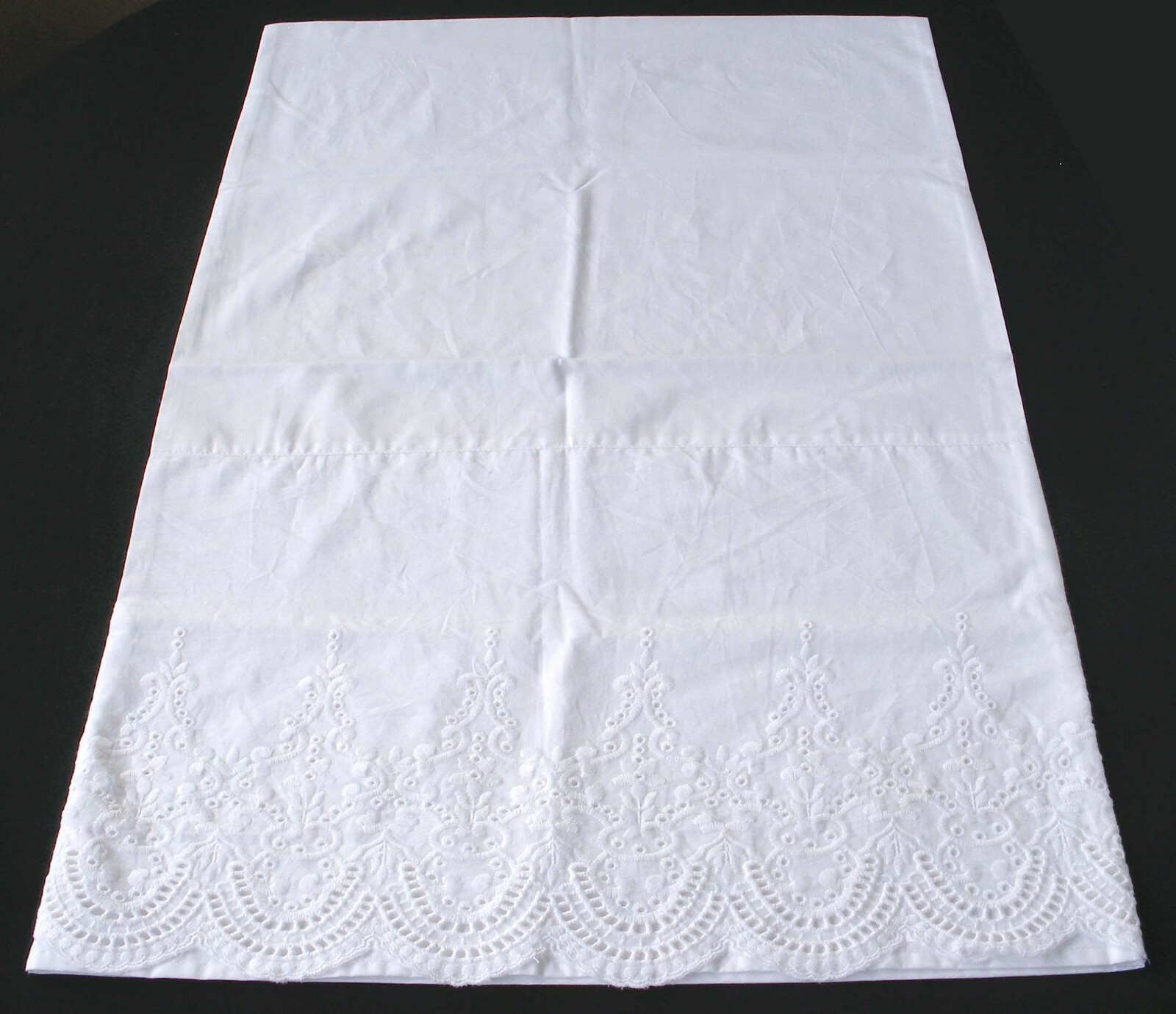 New White Cotton Sateen EmbroideryLace PillowCases Standard Queen King Pair M2#