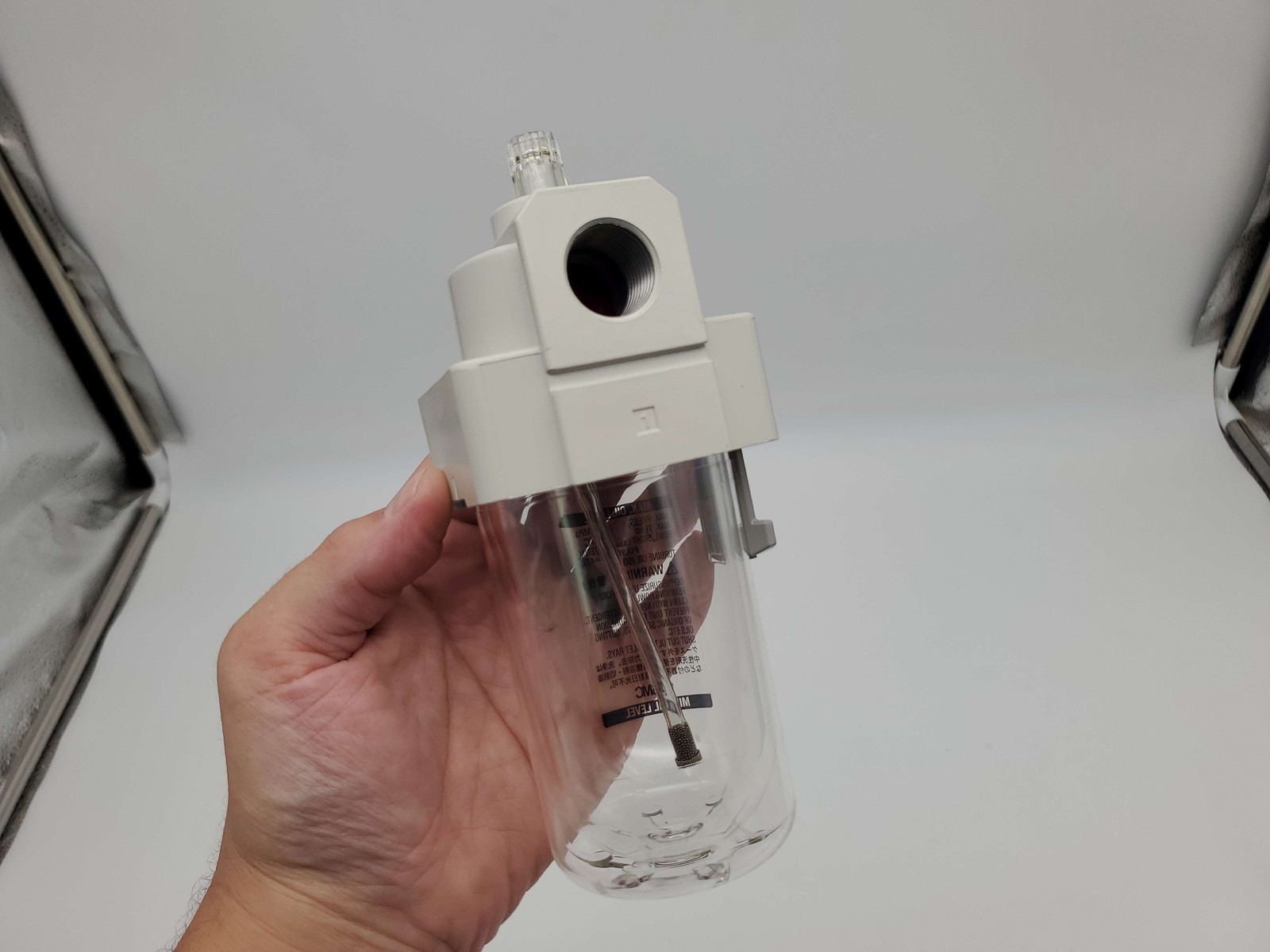 SMC AL40-04-A Lubricator 1/2" RC Inlet & Outlet 1MPa 135 Cu CM Capacity