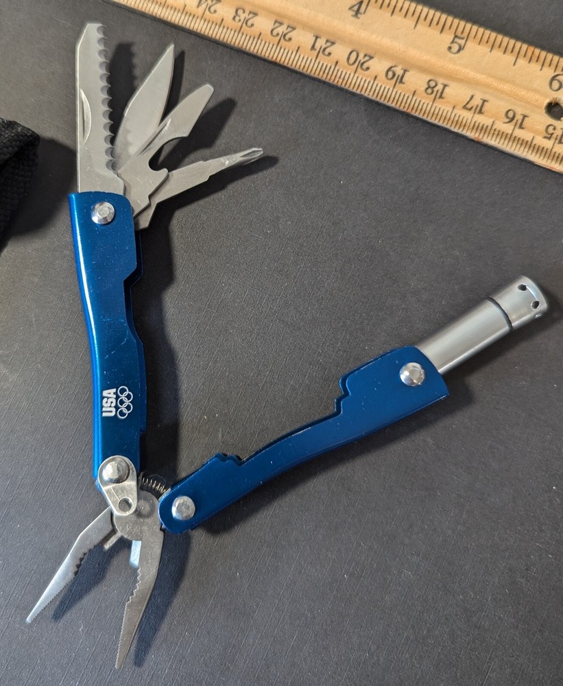 Multitool USA Olympic Team Utility Knife Flashlight Screwdriver Blue w/ Case
