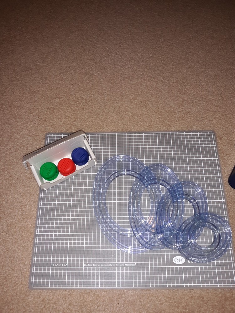 Creative Memories Cutting Tools -Templates - Blades - Mat - Circle Maker