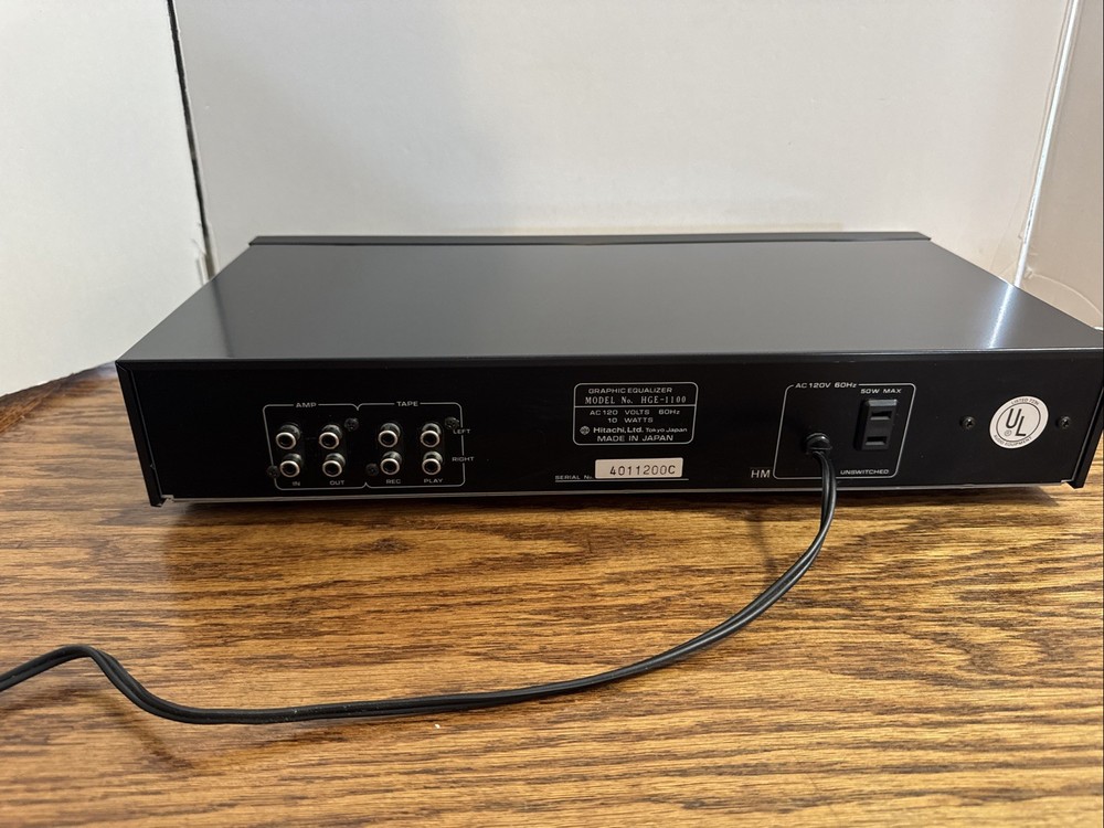 Hitachi HGE-1100 Graphic Equalizer Tested And Fully Functional.