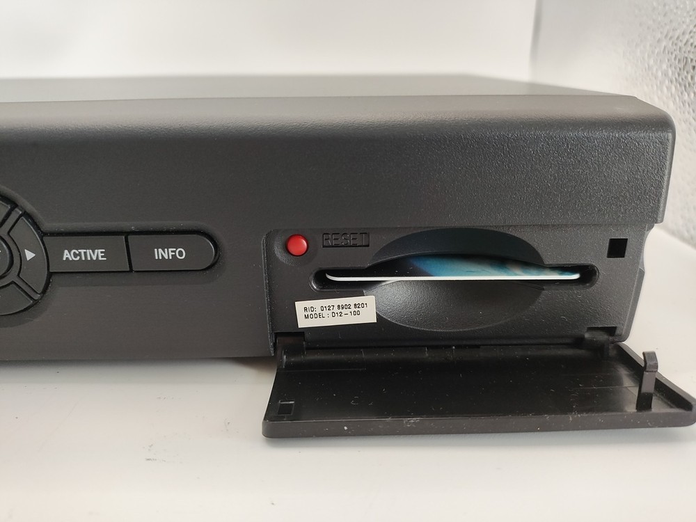 DirecTV Digital Television Multi-Satellite Receiver Box D12-100