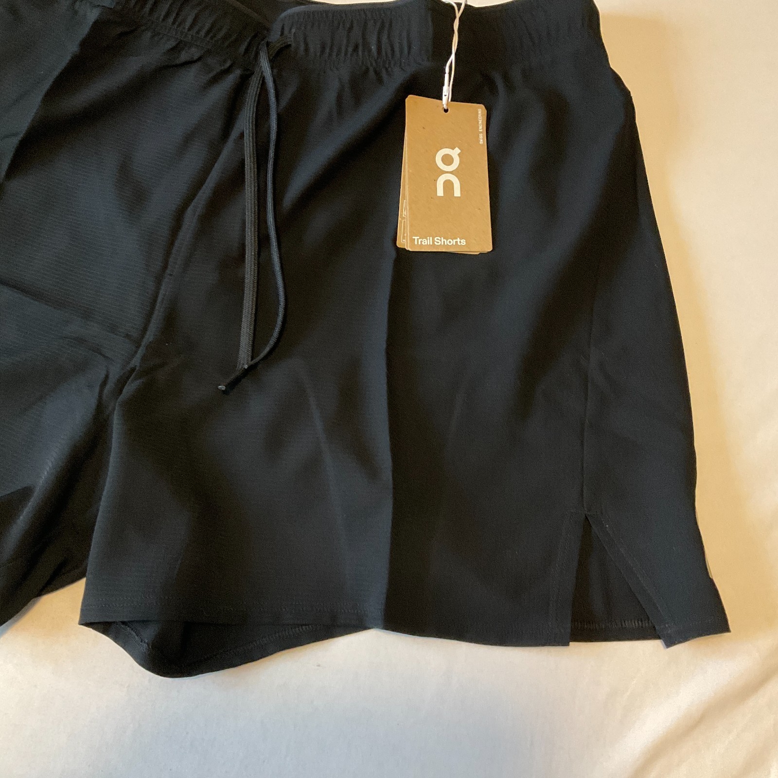 On Cloud Trail Shorts Mens Size L Black Light Weight Drawstring Stretch Waist