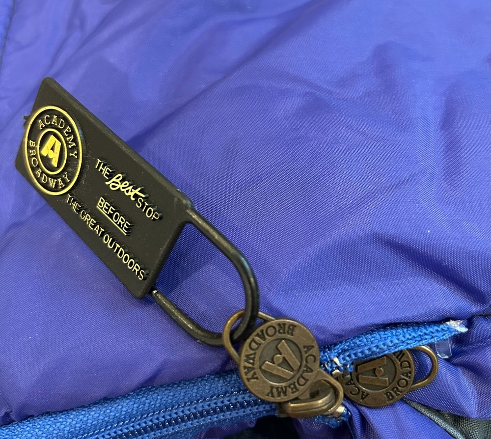 Academy Broadway single rectangular blue sleeping bag 29x72 - 2 lbs filling