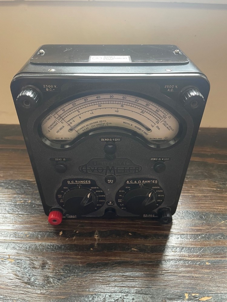 Vintage Universal Avometer Model 8