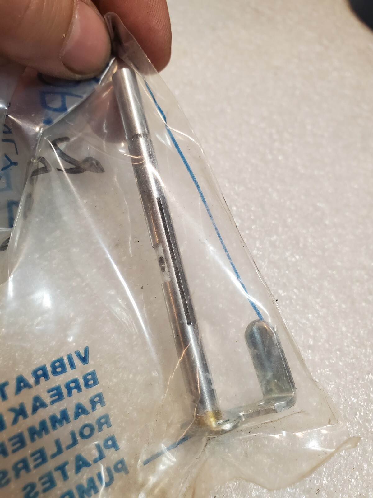 NOS WACKER NEUSON CLIP-THROTTLE SHAFT PART NO. 2005432