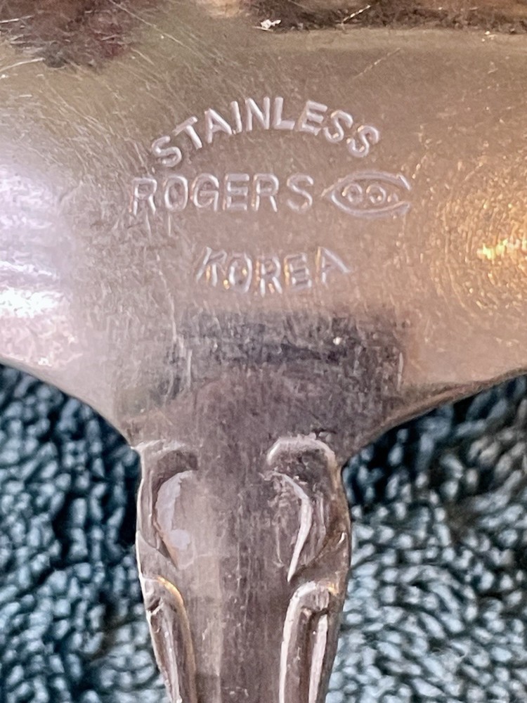 ROGERS CO. FLATWARE AUBERGE SCROLLS SOUP OR GRAVY LADLE EUC
