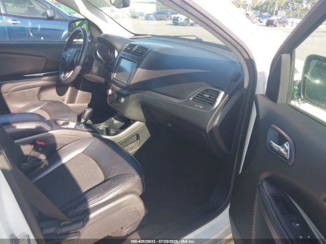 JOURNEY 2017 Glove Box 4751784