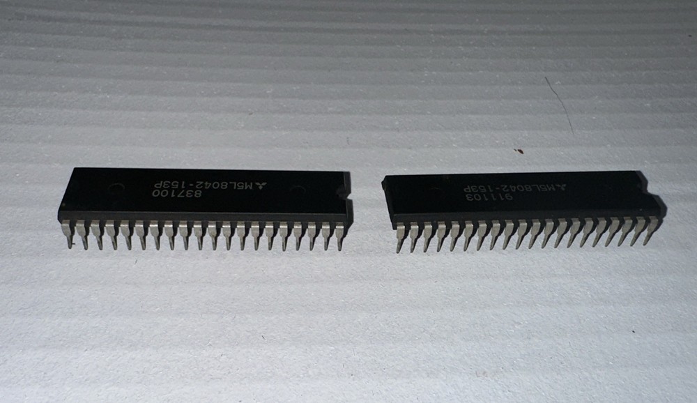 M5L8042-153P Mask ROM Microcontroller