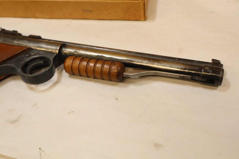 Benjamin Target Pistol, model 130 "Benjamin Franklin" w/box & papers