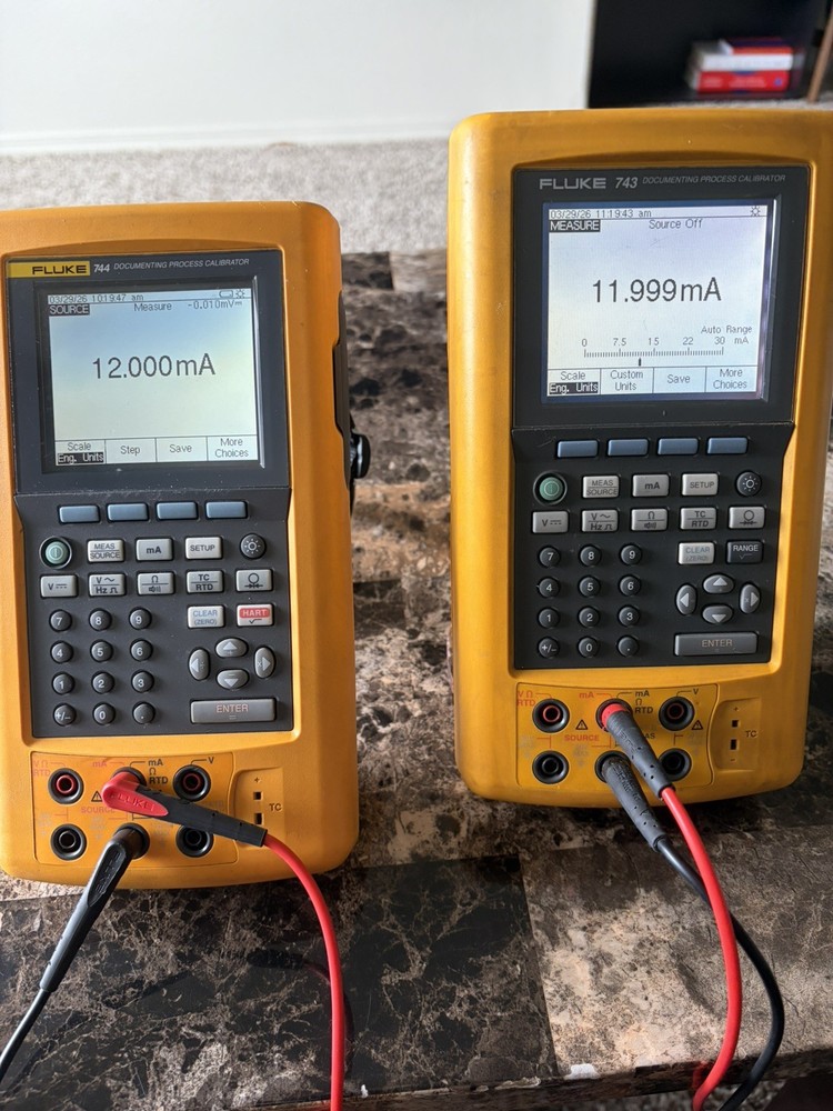 Fluke 743 Documenting Process Calibrator