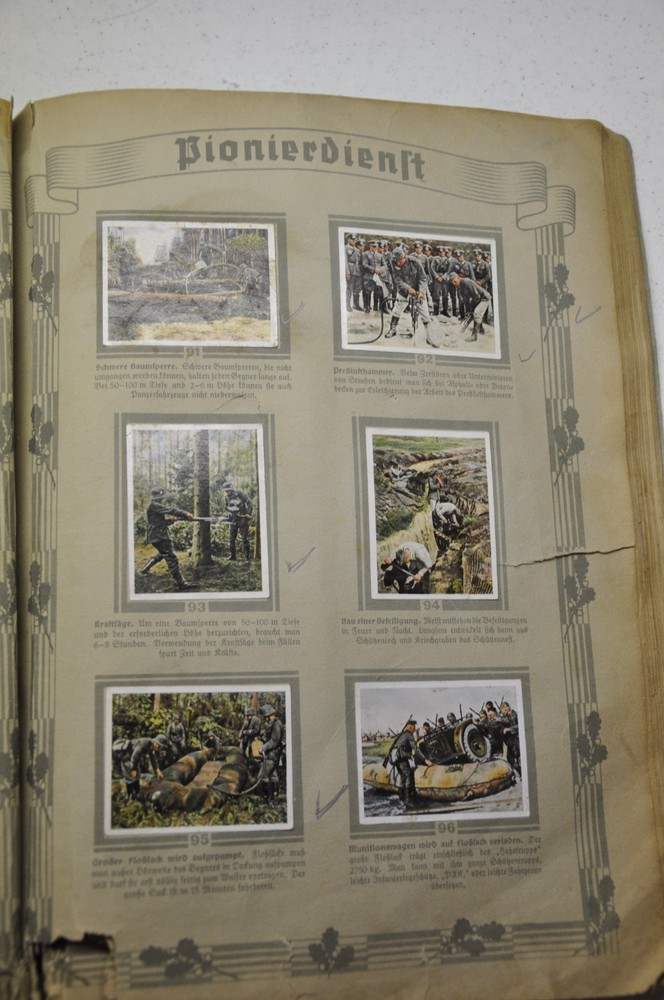 DIE DEUTLCHE WEHRMACHT - CIGARETTE CARDS PHOTO ALBUM - 1936 GERMAN