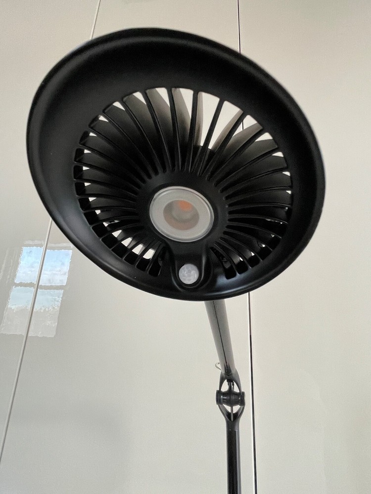 Humanscale Element Vision LED Task Light with desk mount - Black