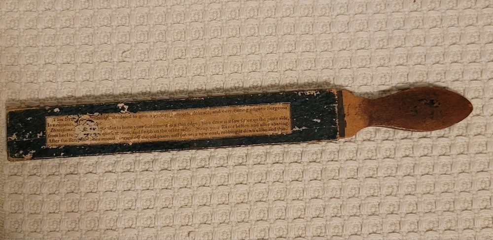 ANTIQUE COLUMBIAN "METALLIC STRAP" RAZOR STROP