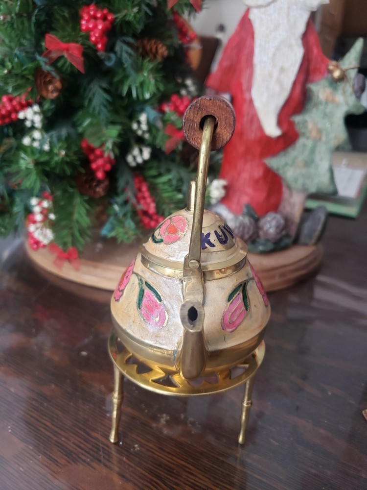 Decorative Kuwait Tea Pot With Stand